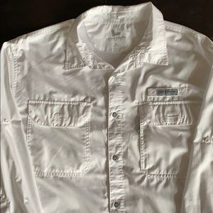Field and stream men’s Latitude fishing shirt